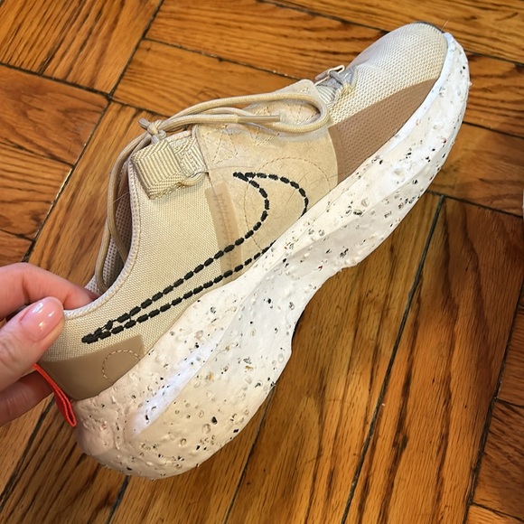 Nike crater Impact - Picture 3 of 5